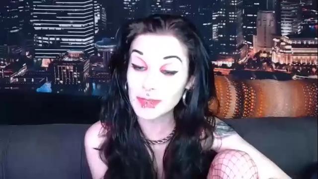 Image 11 of seraphinmunster Stream on Chaturbate on 16 months ago