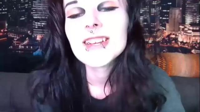 Image 2 of seraphinmunster Stream on Chaturbate on 16 months ago