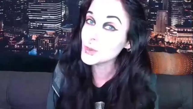 Image 4 of seraphinmunster Stream on Chaturbate on 16 months ago