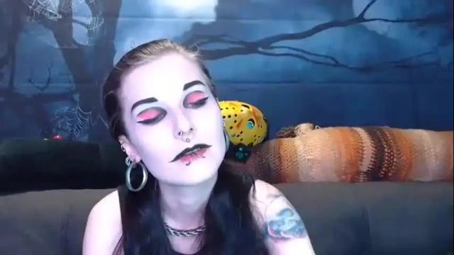 Image 4 of seraphinmunster Stream on Chaturbate on 15 months ago