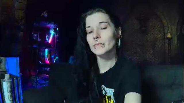 Image 2 of seraphinmunster Stream on Chaturbate on 1 month ago