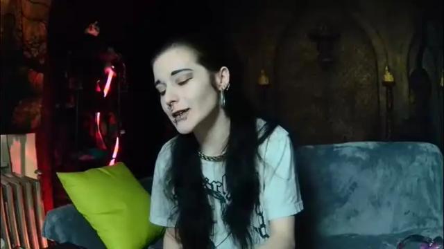 Image 3 of seraphinmunster Stream on Chaturbate on 20 days ago