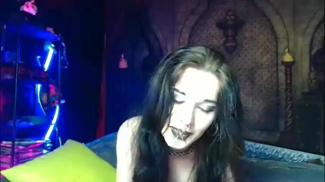 Image 12 of seraphinmunster Stream on Chaturbate on 19 days ago