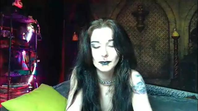 Image 3 of seraphinmunster Stream on Chaturbate on 19 days ago