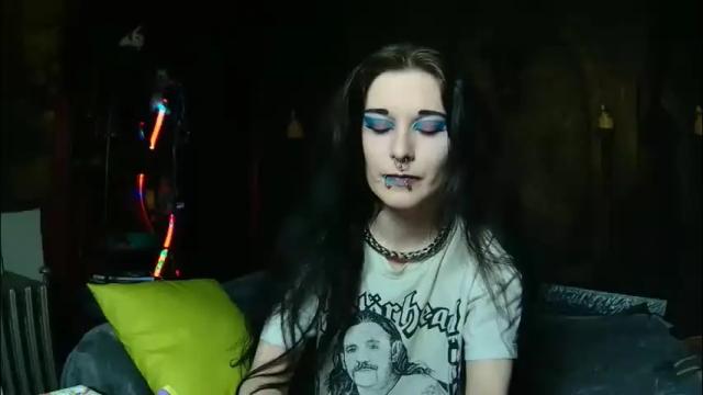 Image 3 of seraphinmunster Stream on Chaturbate on 18 days ago