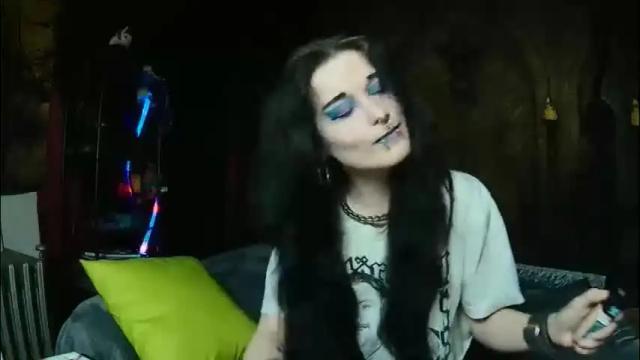 Image 4 of seraphinmunster Stream on Chaturbate on 18 days ago