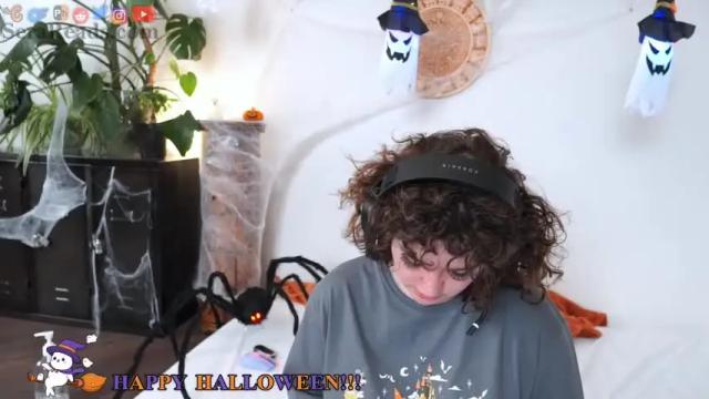 Image 2 of serareads Stream on Chaturbate on 5 days ago