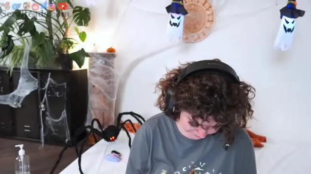 Image 3 of serareads Stream on Chaturbate on 5 days ago