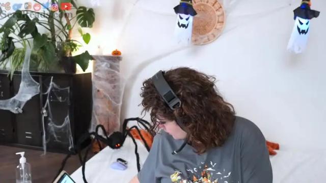 Image 7 of serareads Stream on Chaturbate on 5 days ago