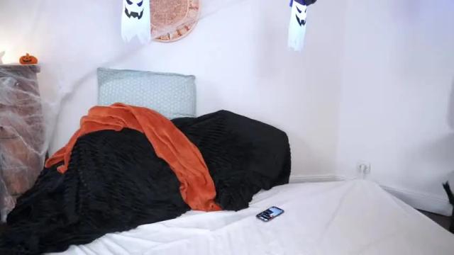 Image 3 of serareads Stream on Chaturbate on 1 day ago