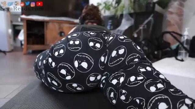 Image 4 of serareads Stream on Chaturbate on 16 hours ago