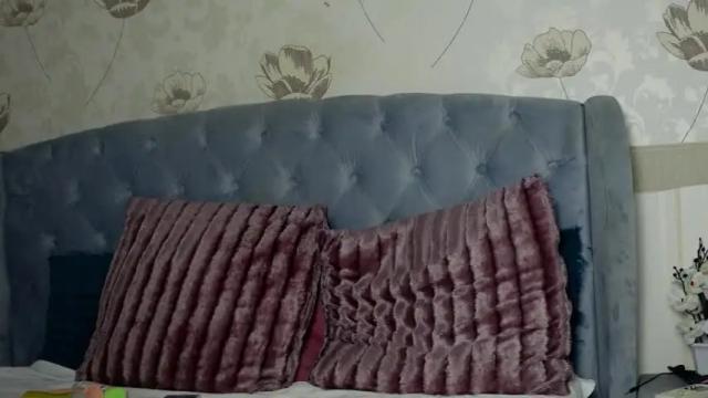 Image 10 of serenabanks Stream on Chaturbate on 14 months ago