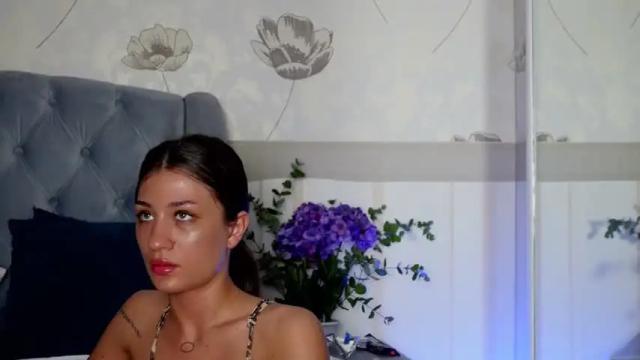 Image 2 of serenabanks Stream on Chaturbate on 13 months ago