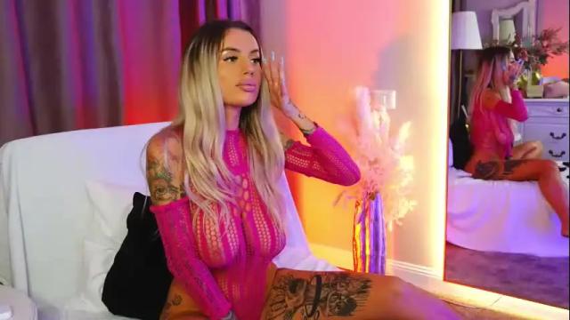 Image 4 of serenaolsen Stream on Chaturbate on 6 months ago