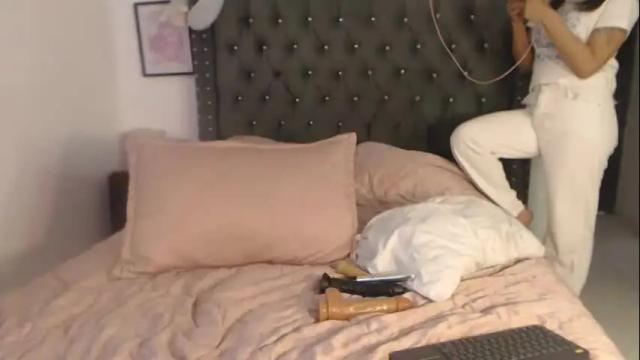 Image 3 of serenaroussee Stream on Chaturbate on 1 month ago
