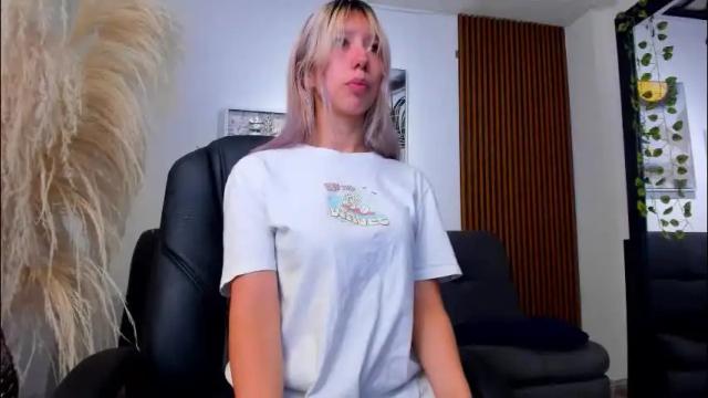 Image 2 of serene_waves Stream on Chaturbate on 1 month ago