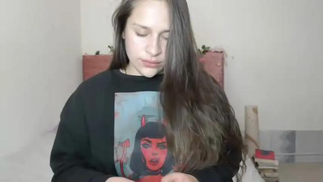 Image 3 of serenity_crystal Stream on Chaturbate on 15 months ago