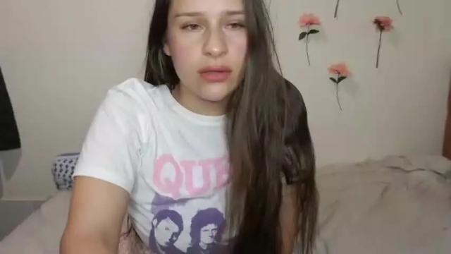 Image 3 of serenity_crystal Stream on Chaturbate on 14 months ago