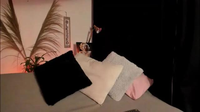 Image 3 of serenity_day Stream on Chaturbate on 4 months ago