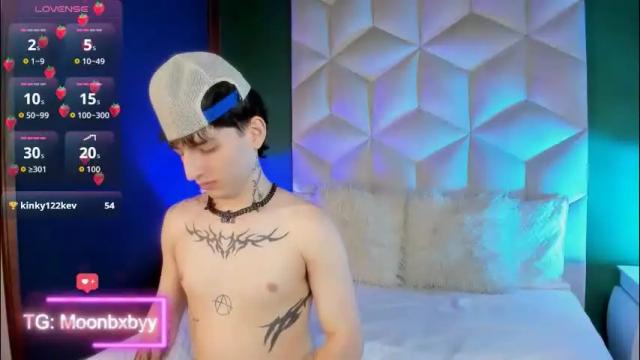 Image 3 of sett_and_gwen Stream on Chaturbate on 1 month ago