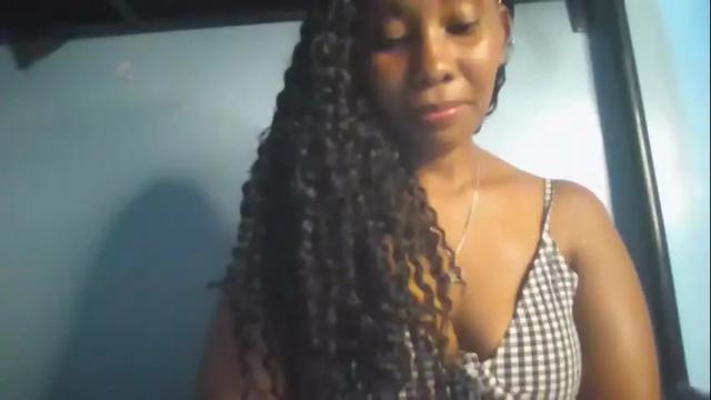 Image 11 of sexie_curvie Stream on Chaturbate on 1 month ago