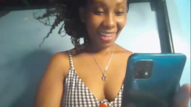 Image 7 of sexie_curvie Stream on Chaturbate on 1 month ago