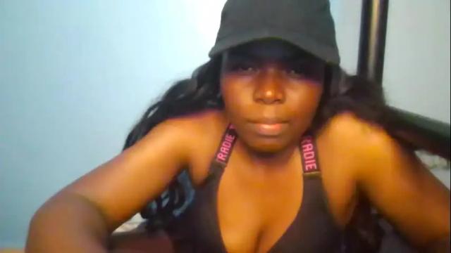 Image 12 of sexie_curvie Stream on Chaturbate on 1 month ago