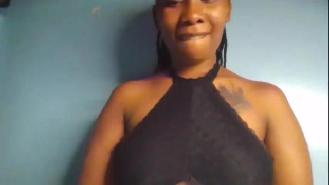 Image 2 of sexie_curvie Stream on Chaturbate on 26 days ago