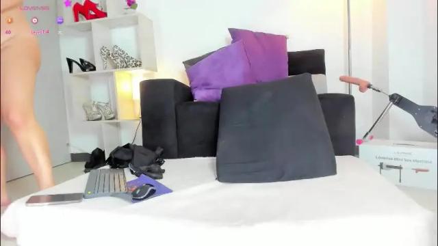 Image 6 of sexirose_19 Stream on Chaturbate on 1 month ago