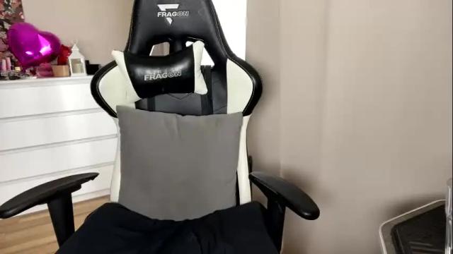 Image 12 of sexmoon11 Stream on Chaturbate on 9 days ago
