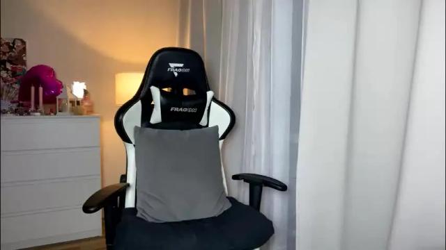 Image 3 of sexmoon11 Stream on Chaturbate on 1 month ago
