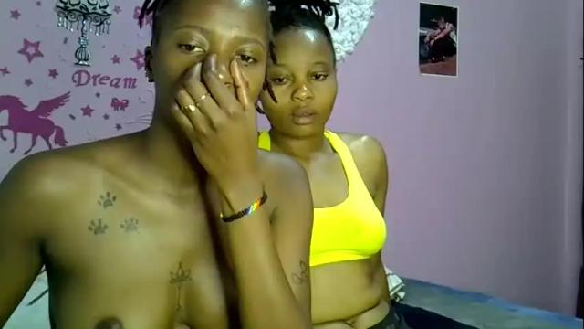Image 12 of sexxyezzy_ Stream on Chaturbate on 11 days ago
