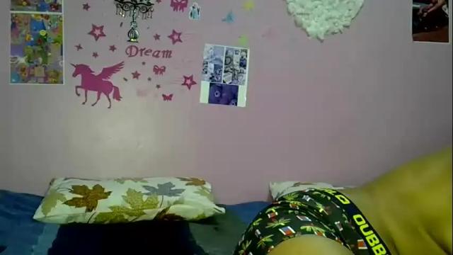 Image 8 of sexxyezzy_ Stream on Chaturbate on 8 days ago