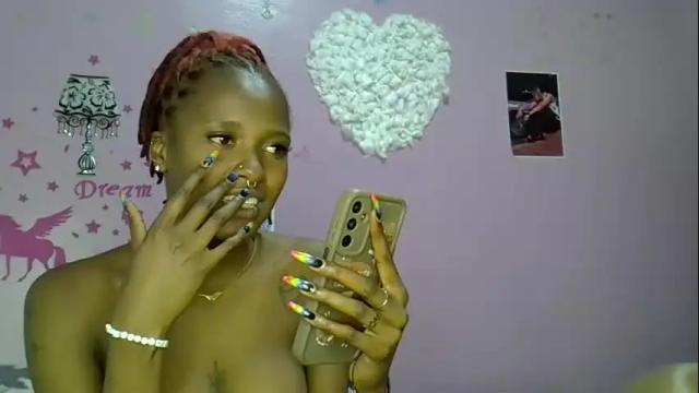 Image 3 of sexxyezzy_ Stream on Chaturbate on 3 days ago