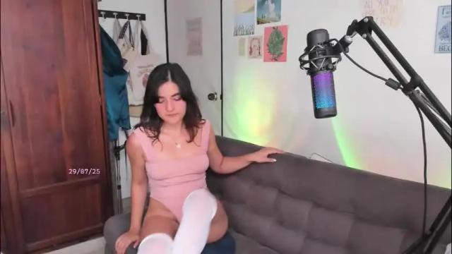 Image 12 of sexy__emma Stream on Chaturbate on 2 months ago