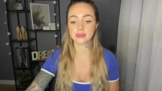 Image 4 of sexy_coralie Stream on Chaturbate on 19 months ago