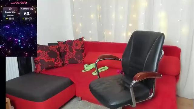 Image 4 of sexy_emeli Stream on Chaturbate on 1 month ago