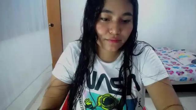 Image 10 of sexy_love_15 Stream on Chaturbate on 14 months ago