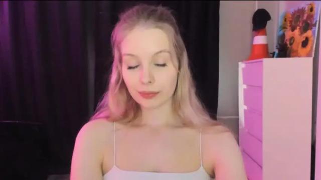 Image 4 of sexy_misses19 Stream on Chaturbate on 13 months ago