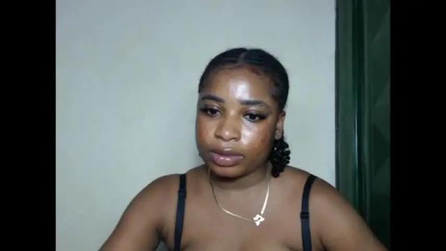 Image 2 of sexy_rossiey Stream on Chaturbate on 15 months ago