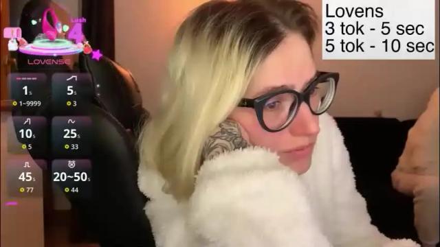 Image 3 of sexy_sweets Stream on Chaturbate on 5 days ago