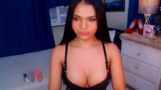 Image 7 of sexyadrianaqueents Stream on Chaturbate on 13 months ago