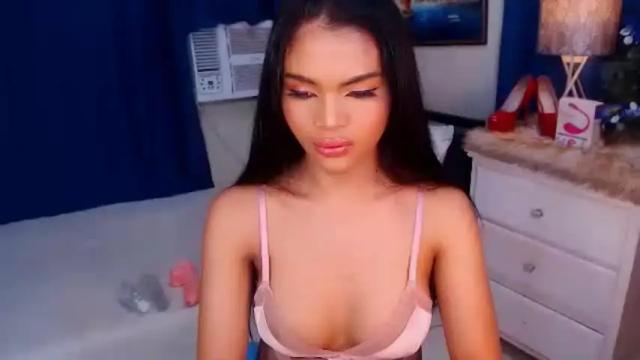 Image 12 of sexyadrianaqueents Stream on Chaturbate on 13 months ago