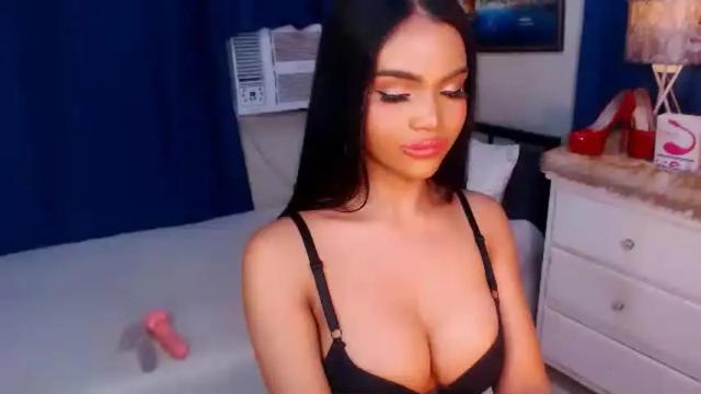 Image 6 of sexyadrianaqueents Stream on Chaturbate on 13 months ago