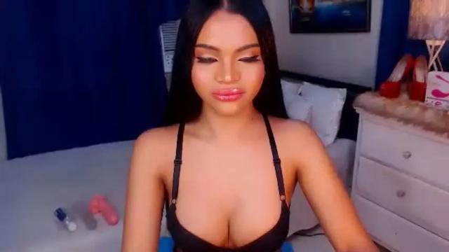 Image 10 of sexyadrianaqueents Stream on Chaturbate on 13 months ago