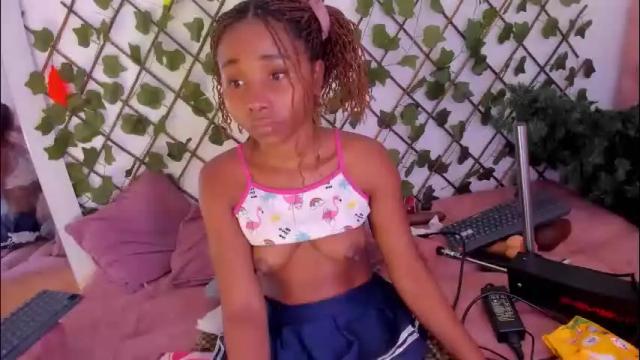 Image 6 of sexybrunnetem Stream on Chaturbate on 1 month ago