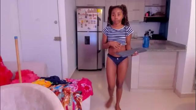 Image 11 of sexybrunnetem Stream on Chaturbate on 1 month ago