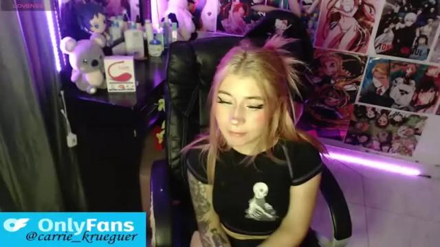 Image 8 of sexycarriie Stream on Chaturbate on 13 months ago