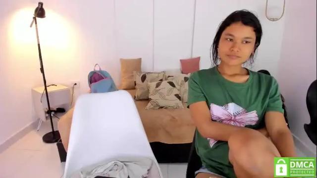 Image 7 of sexychanell_18 Stream on Chaturbate on 1 month ago