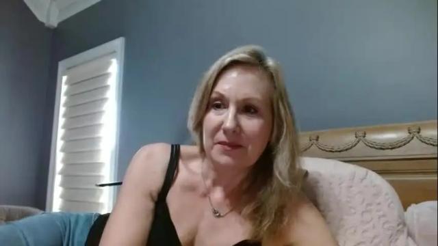 Image 11 of sexyfloridamilf Stream on Chaturbate on 4 days ago